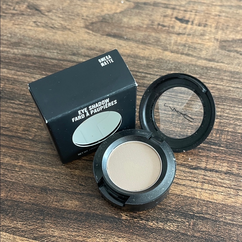 MAC Cosmetics Omega Matte Eyeshadow - Omega (Matte)